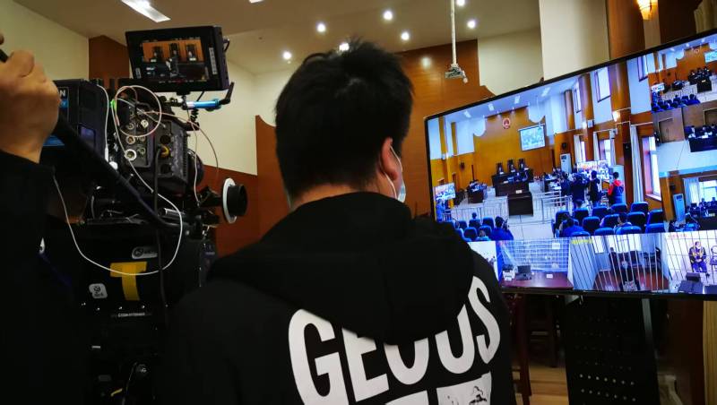 AI生成VS人工创意——公主岭市广告片拍摄公司的技术浪漫主义实践